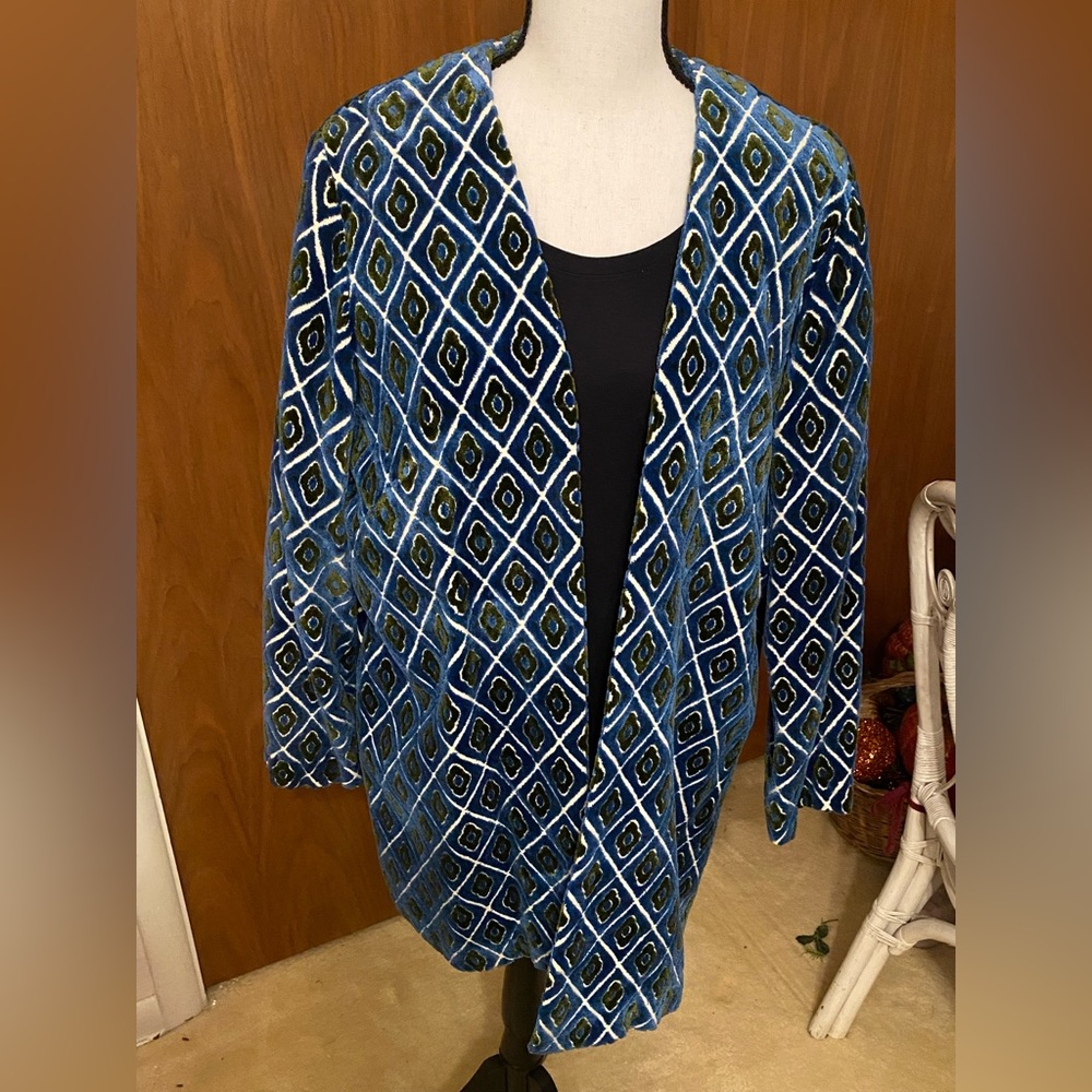 Women’s - Hand made, Size XL, Black and blue, with geometric patterns, lined